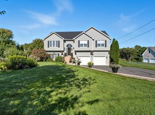 82 Hillside Rd, Southwick, MA 01077