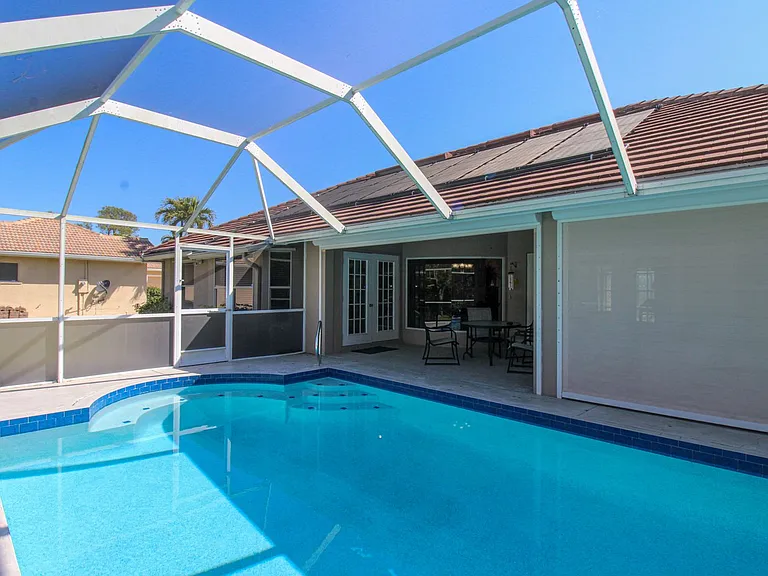 333 Wentworth Ct — Photo 45