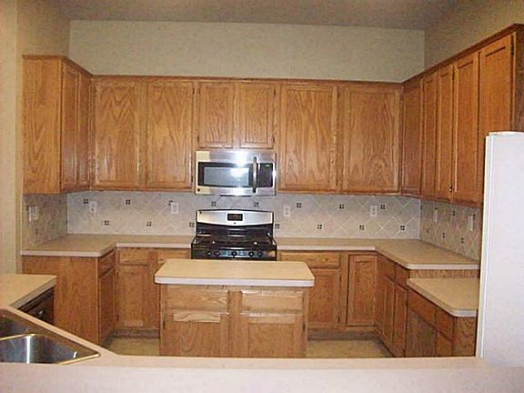 4th image of 3410 Heathcliff Dr