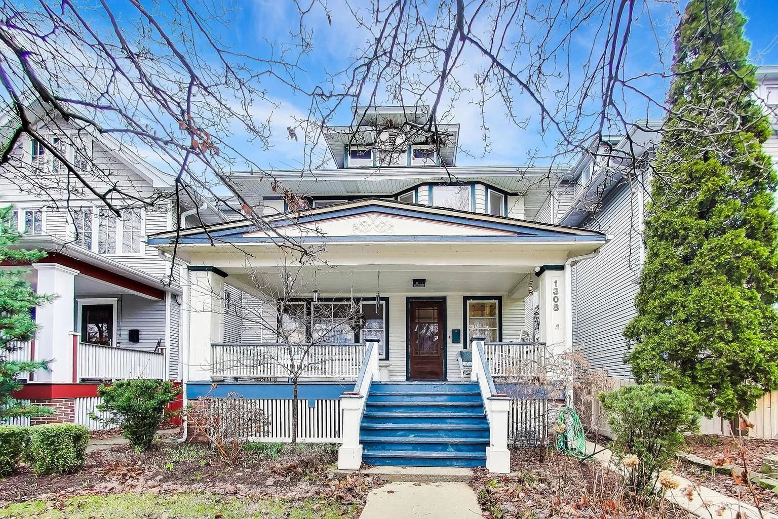 1308 W Glenlake Ave photo 1