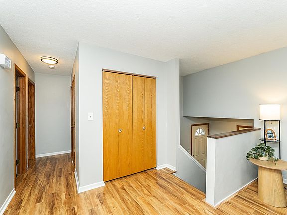 5th image of 600 33rd Street Ln NW