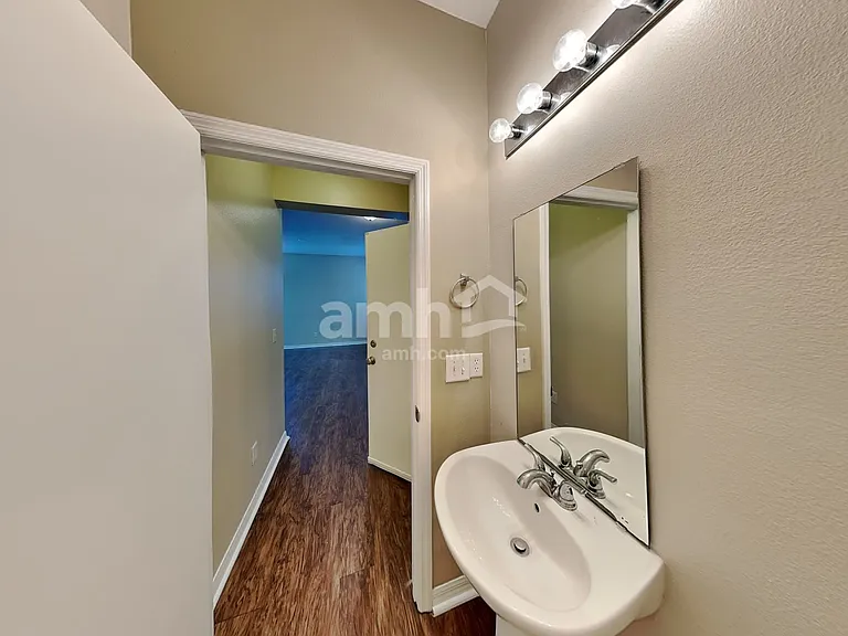 499 Vicks Landing Dr — Photo 10