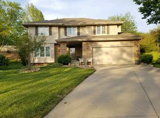 10303 Decatur Cir, Omaha, NE 68114