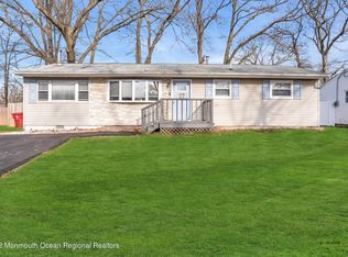 39 Harborage Ave, Bayville, NJ 08721