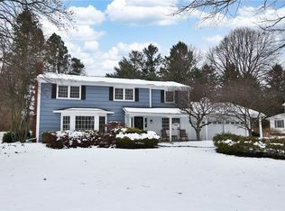10 Van Cortland Dr, Pittsford, NY 14534