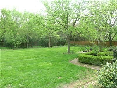 2nd image of 2328 Abbeywood Rd