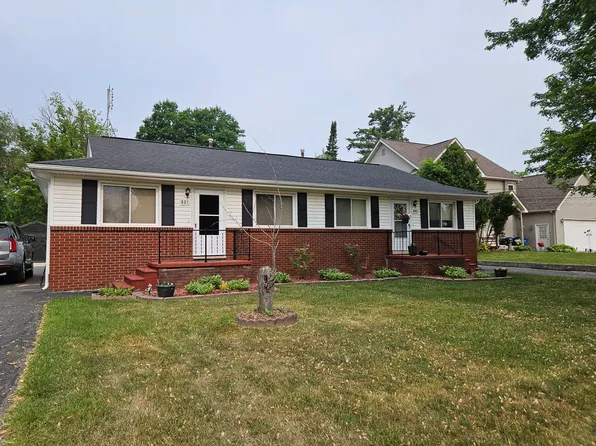 603 Franklin St, Linden, MI 48451