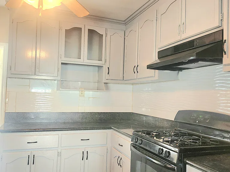 201 S Benton Way #1 — Photo 2