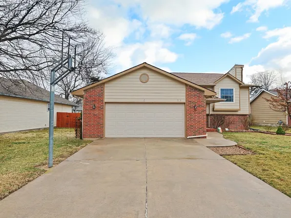 713 High Plains Cir, Maize, KS 67101
