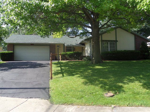 1st image of 406 N Cedarwood Dr