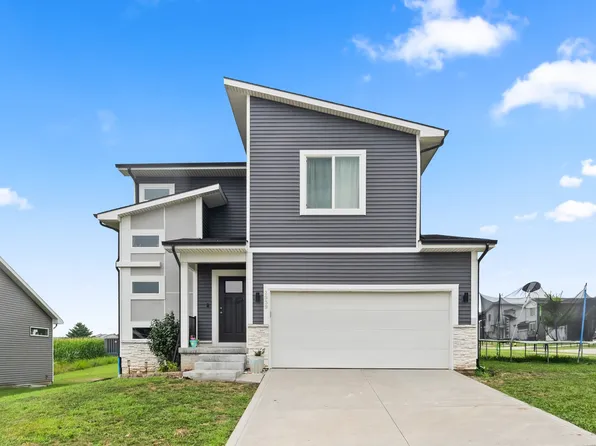 2939 Kestrel St, Norwalk, IA 50211