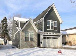 140 N Geneva Ave, Elmhurst, IL 60126