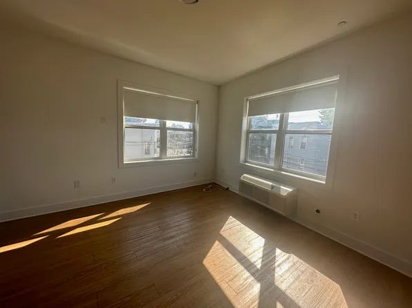 429 Bergen Avenue image 27 of 31