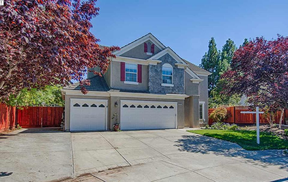 1st image of 609 Eliot Dr