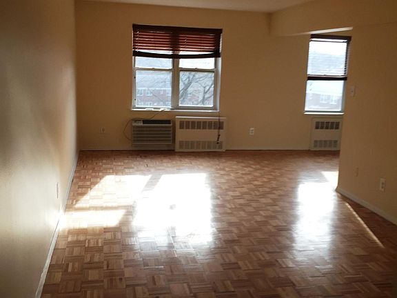 2nd image of 4430 Douglaston Pkwy APT 5C