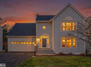 46526 Cedarhurst Dr, Sterling, VA 20165