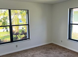 8892 SE Sandridge Ave, Hobe Sound, FL 33455