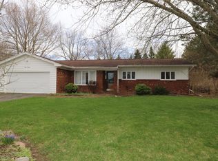1213 S Geneva Dr, Dewitt, MI