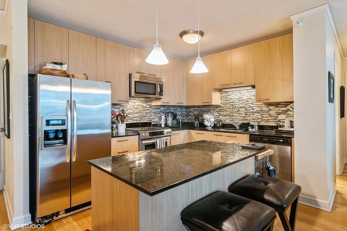 Building Photo - 225.5 N Columbus Dr #6608