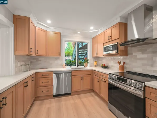 711 Terra California Dr APT 4, Walnut Creek, CA 94595