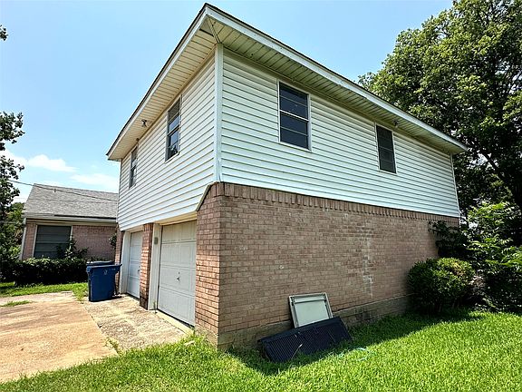 5th image of 102 Denton St