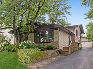 5532 Washington St, Downers Grove, IL 60516