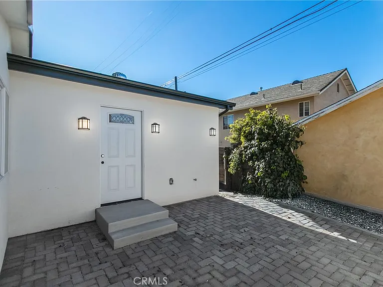 10835 1/2 Parr — Photo 2
