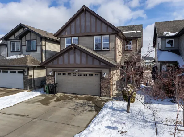 3825 Agar Grn SW, Edmonton, AB T6W 0W9