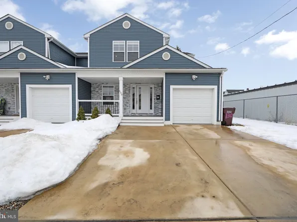 130 Kossuth St, Riverside, NJ 08075