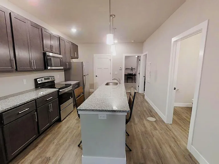 104 E John St — Photo 13
