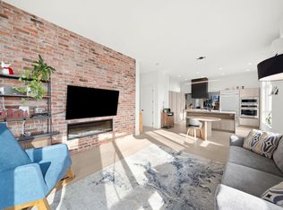 300 Salter St #214, New Westminster, BC