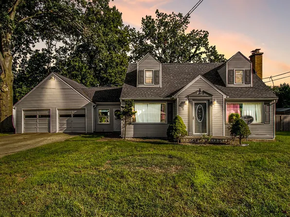 1642 E La Salle Ave, Mishawaka, IN 46545