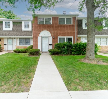 1912 Finchley Ct, Schaumburg, IL 60194
