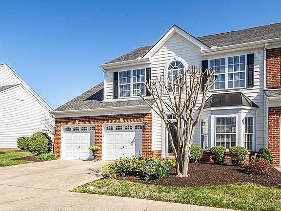 3rd image of 5906 Gate House Dr