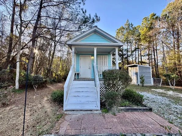 8347 Harrison St, Bay Saint Louis, MS 39520