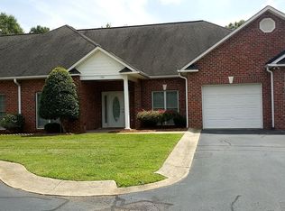 102 Mooreland Dr NE, Conover, NC 28613