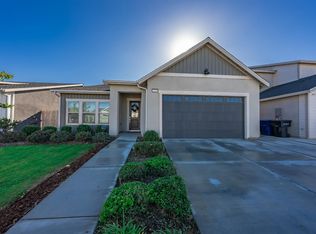 2373 W Mallard Ln, Hanford, CA 93230