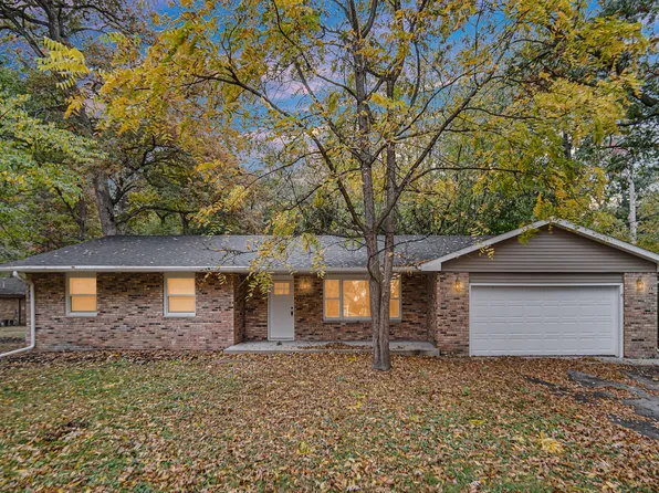 6226 E 250s Rd, Saint Anne, IL 60964