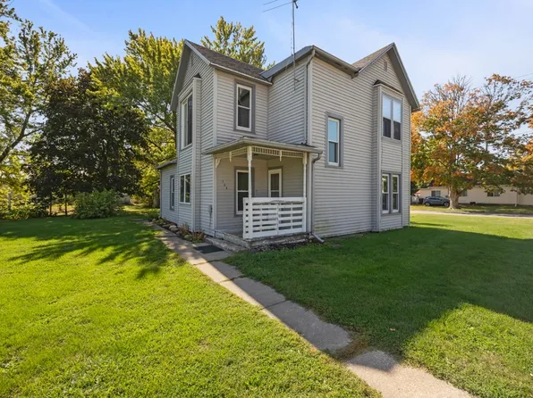 704 Dallas St, Dexter, IA 50070