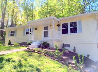 131 Davis Cove Rd, Waynesville, NC 28786