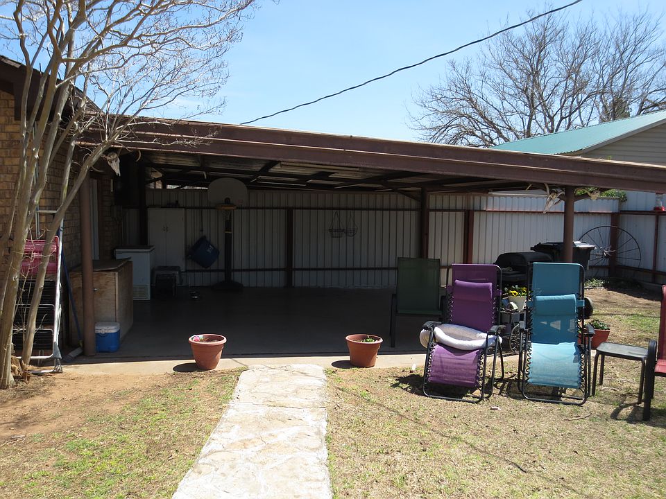2nd image of 1201 Plainview Rd