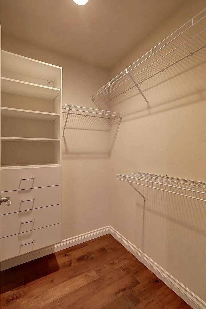 2 bed, 1107 sqft, $1,595 — Photo 4