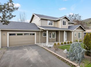 1307 2nd Ave, Gold Hill, OR 97525