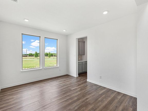 3rd image of 2520 Lovegrass Ln