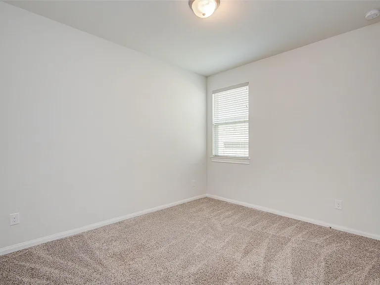 2425 Temple Crag Dr — Photo 24