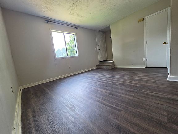 2nd image of 1260 Fieldstone Rd APT D