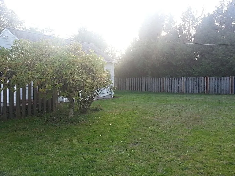 15225 8th Ave NE — Photo 3