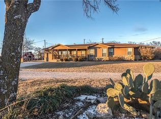 690 Highland Rd, Springtown, TX 76082