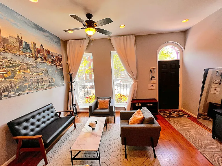 1328 W Lombard St — Photo 2