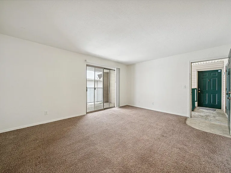 Two Bedroom (Classic) - 2 Bed / 2 Bath - 897 Sq.Ft.
